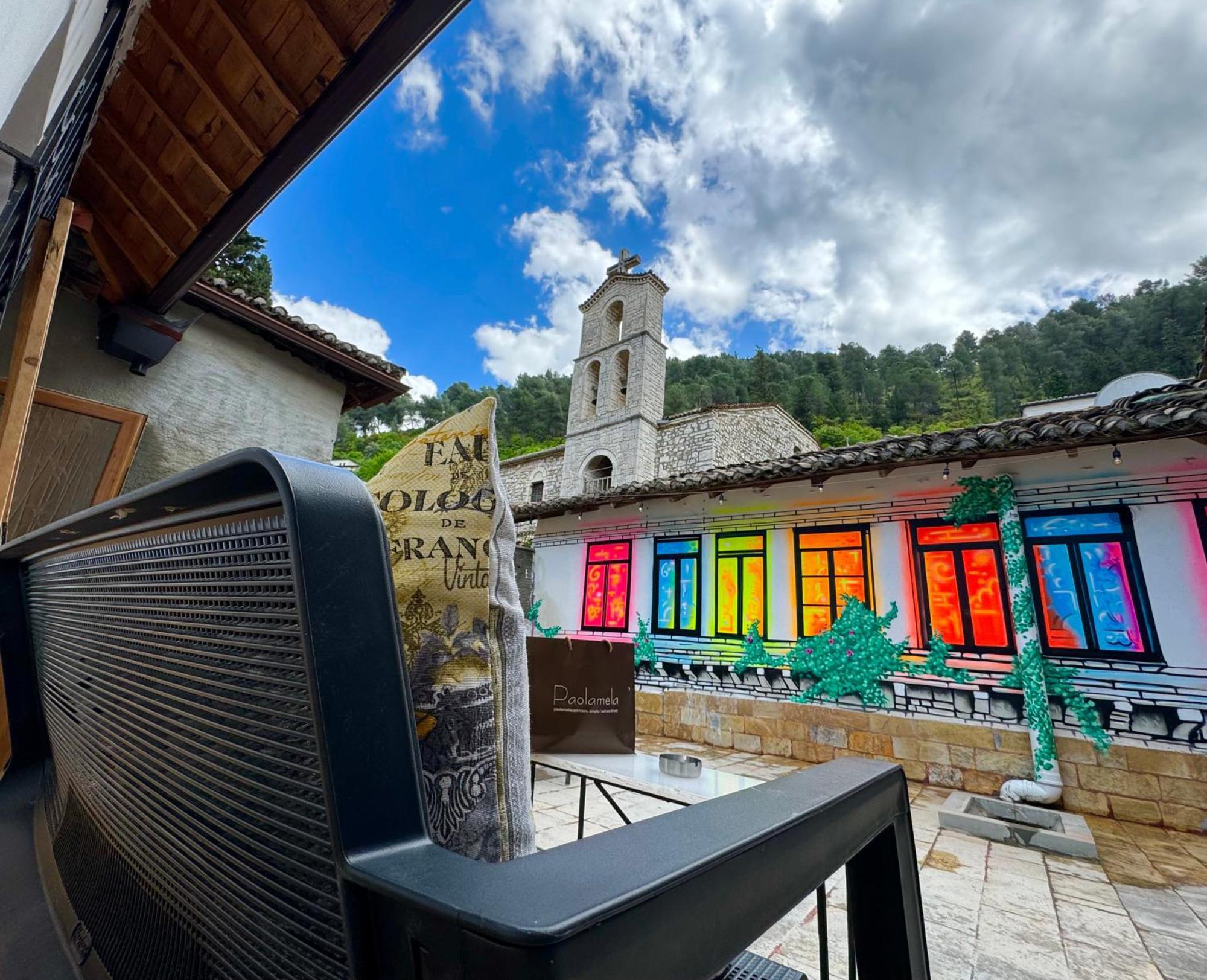 Helin'S Hostel By Backpackers Berat Exterior photo